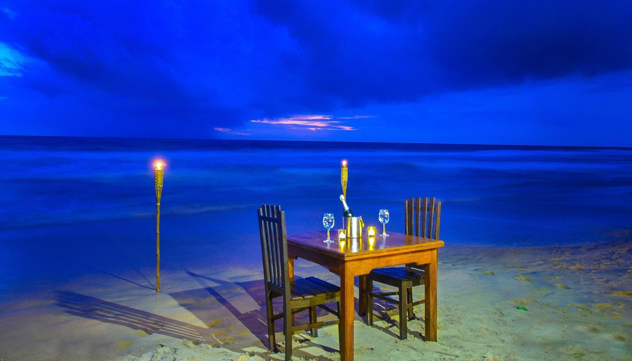 At Ease Beach Hotel Hikkaduwa Exterior foto