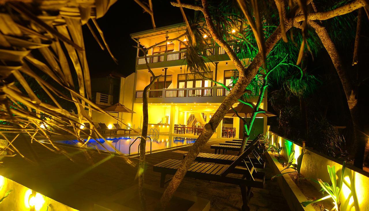 At Ease Beach Hotel Hikkaduwa Exterior foto