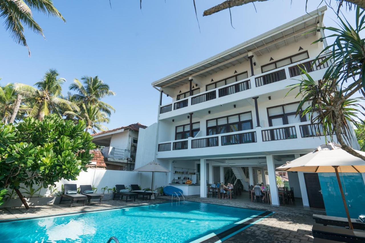 At Ease Beach Hotel Hikkaduwa Exterior foto